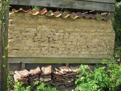 Insektennisthilfen