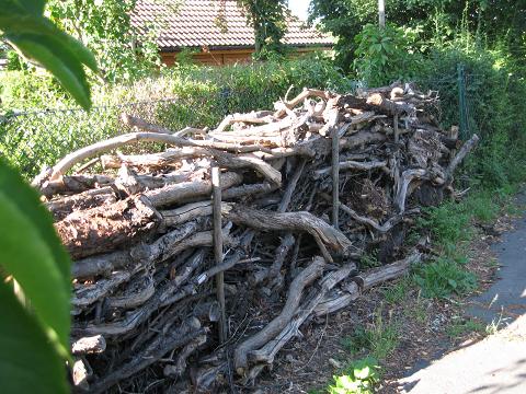 Totholz - Totholz-Hecken / Waende / Zaeune / Pergolen aus Holzstapelwaenden